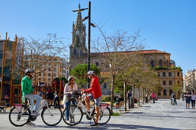 San Sebastian E-bike trour: Basque History and Cultural. - The Kursaal and the divide between old and new