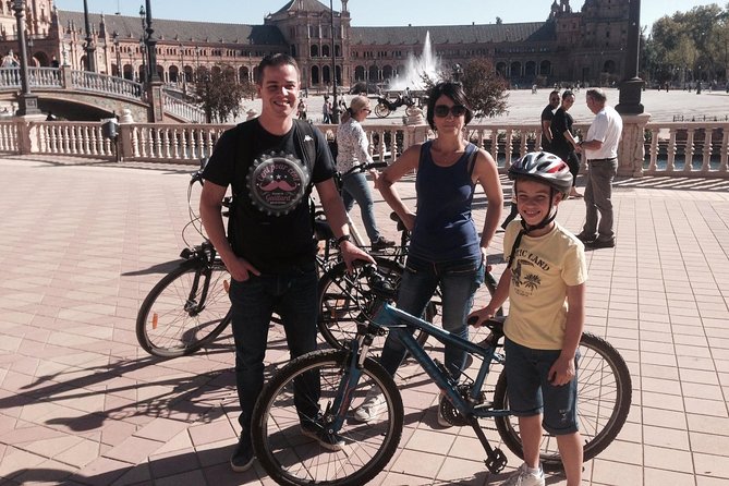 Seville Bike Tour with Full Day Bike Rental - Choosing and checking your bicycle
