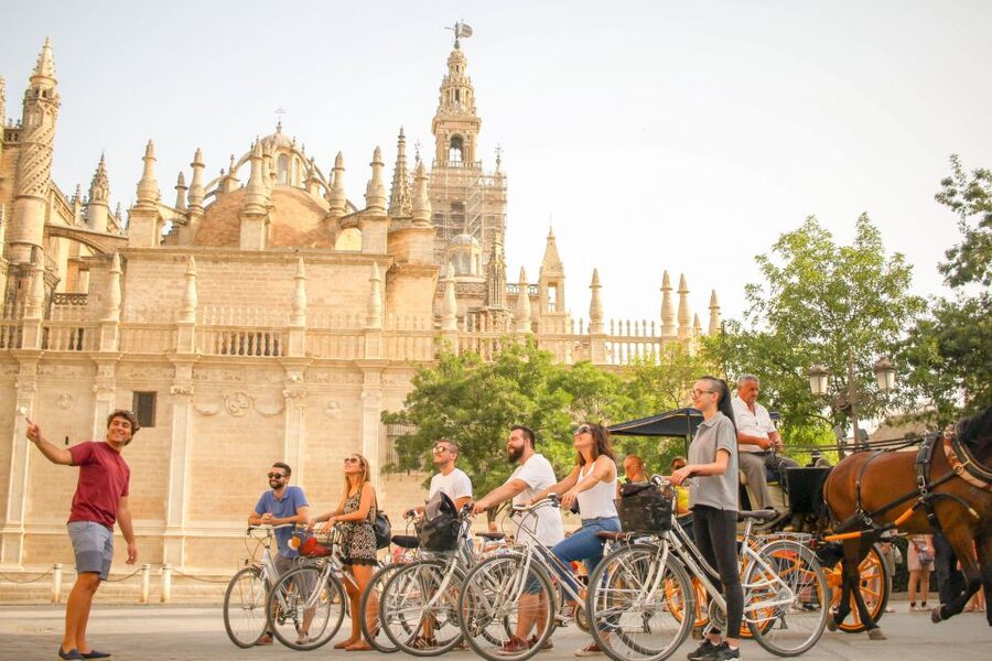 Seville: City Sightseeing and Local Culture Bike Tour - Along the Guadalquivir to the Torre del Oro