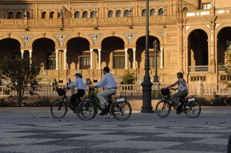 Seville: Electric Bike Tour in Small Group - Starting between the Cathedral and the bullring