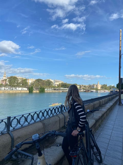 Seville: Guided Tour by Electric Bike - The guides make the difference