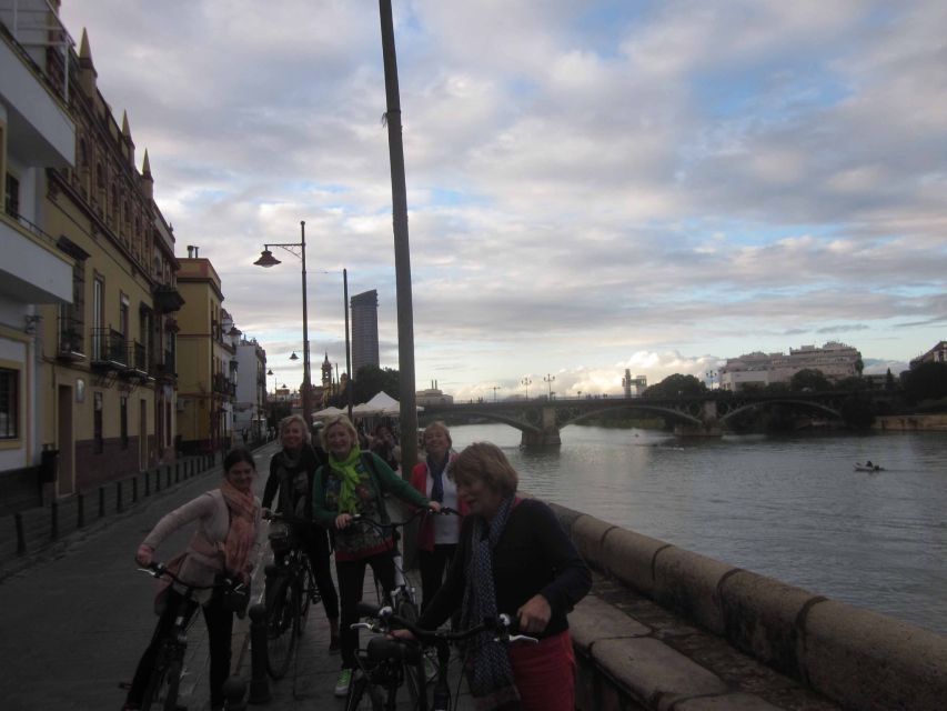 Seville: Highlights City Bike Tour - The cathedral and Alcázar: orientation before admission