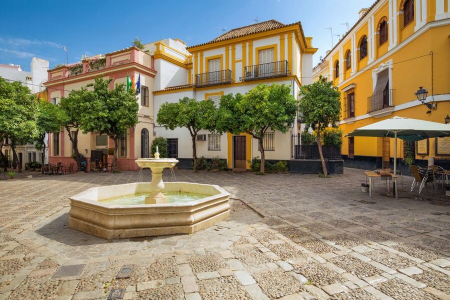 Seville: Relaxing City Bike Tour with a Tour Guide - Key points at a glance