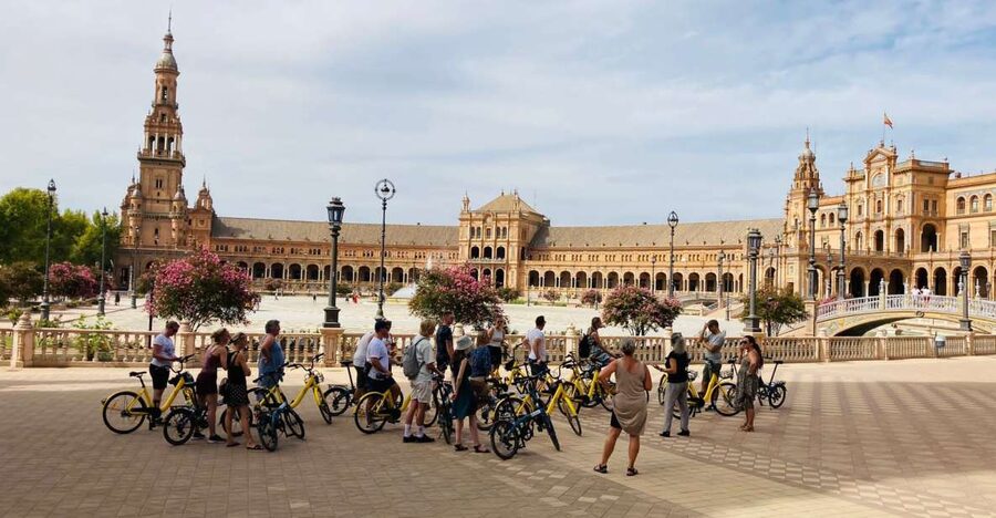 Seville: Relaxing City Bike Tour with a Tour Guide - Starting in Barrio Santa Cruz