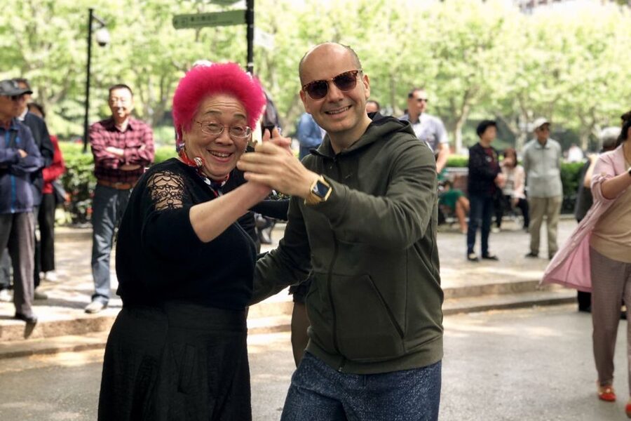 Shanghai: Half-Day Biking and Local Food Tour - Parks, markets, and daily Shanghai life