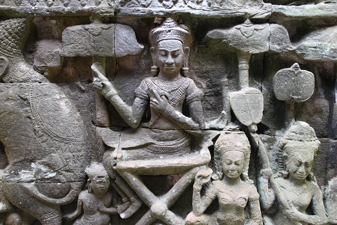 Siem Reap: Bike the Angkor Temples - Full-Day 30km Tour - Angkor Thom and the smiling faces of Bayon