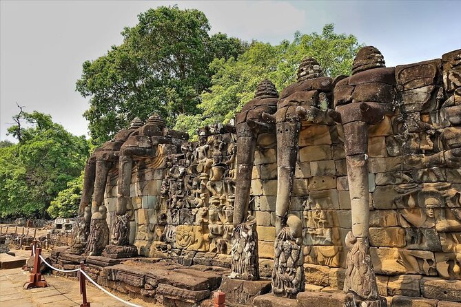 Siem Reap: Bike the Angkor Temples - Full-Day 30km Tour - Lunch near Srah Srang and a useful rest