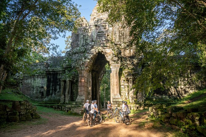 Siem Reap: Bike the Angkor Temples - Full-Day 30km Tour - Heat, fitness, and road conditions