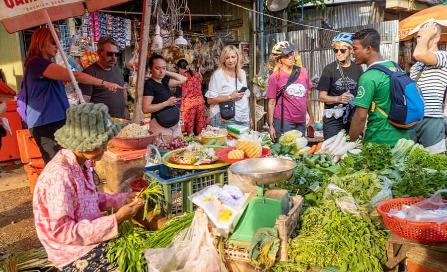 Siem Reap: Guided Countryside Bike Tour - Temples and customs along the way
