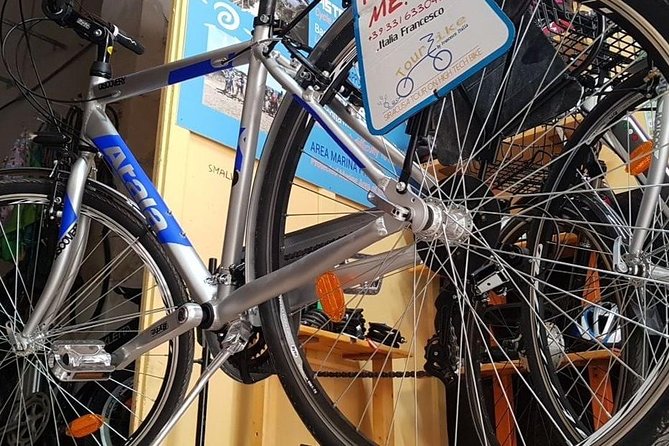 Siracusa tour on high tech bike - Fonte Aretusa adds water, myth, and a pause