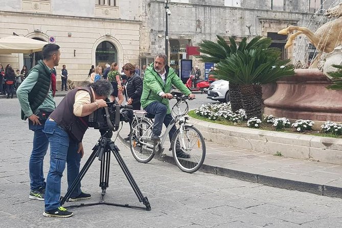 Siracusa tour on high tech bike - The marina closes the loop with open views