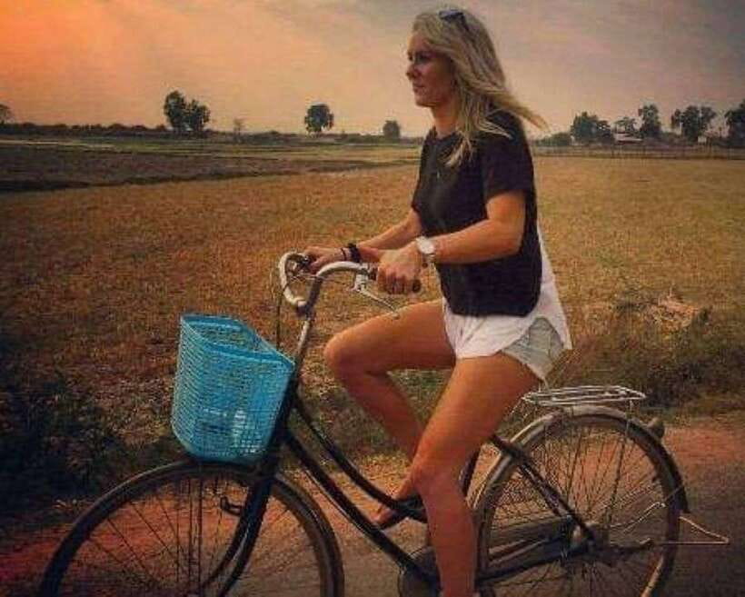 Small Group Countryside Sunset Bike Tours - Meeting village families and seeing rural work