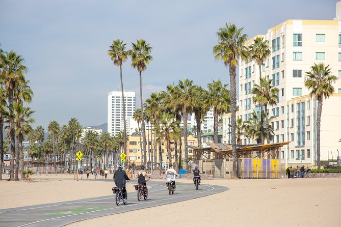 Small-Group Electric Bike Tour of Santa Monica and Venice - Annenberg Community Beach House and Santa Monica State Beach