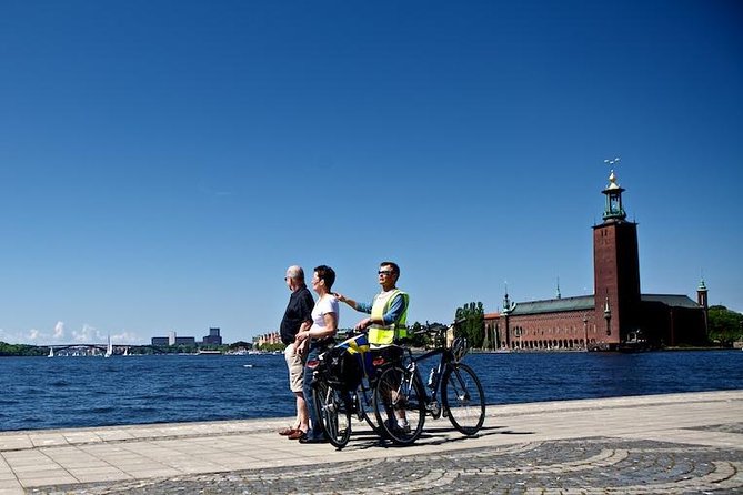 Stockholm at a Glance Bike Tour - Bridges, Shores, and Green Space