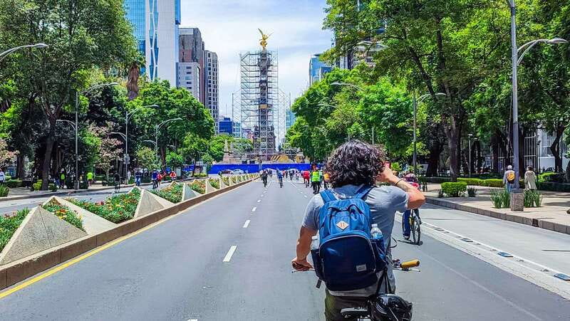 🟢Street Food Bike Tour Mexico City🟢 - Chapultepec Park brings breathing room