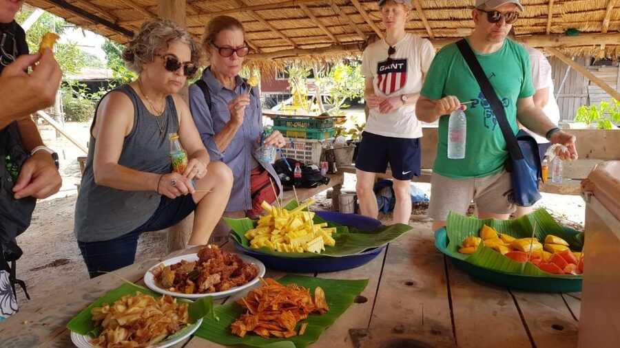 Sukhothai: Full-Day Historical Park Cycling Tour with Lunch - Who should book this Sukhothai bike tour?