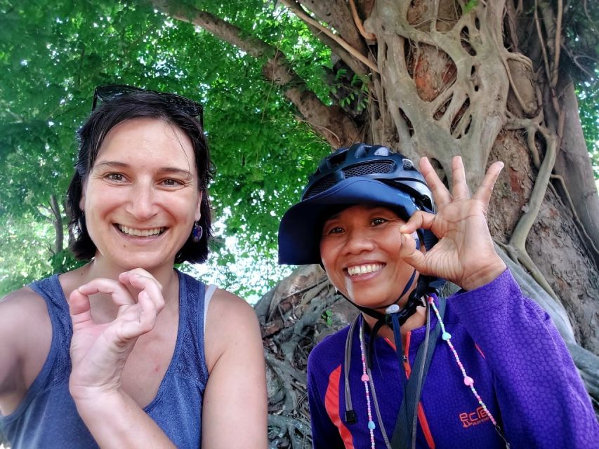 Sukhothai: Full-Day Historical Park Cycling Tour with Lunch - Reaching the ancient capital by bicycle