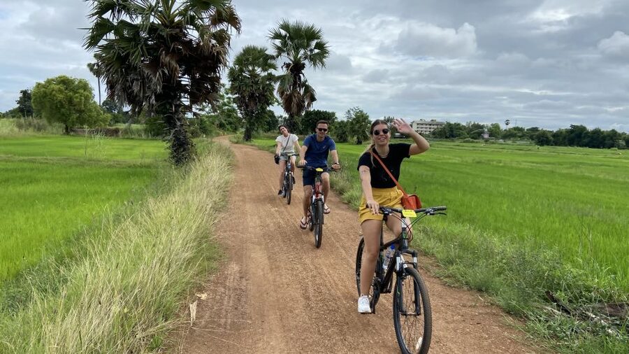 Sukhothai: Historical Park & Countryside Cycling Tour - Ban Khuai and the first quiet village roads
