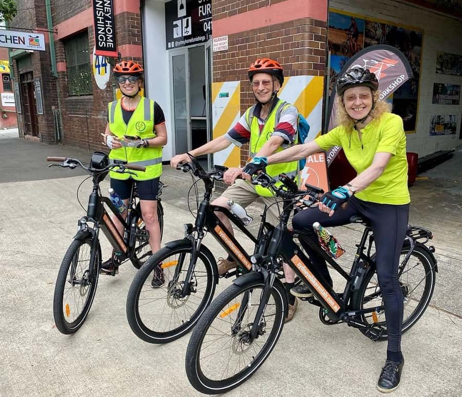 Sydney: Electric Bike Rental & Wheel Explorer Audio Guide - Chinatown, the Chinese Garden, and a return to the water