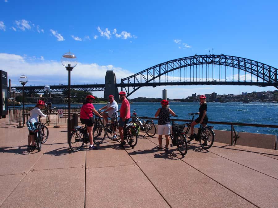 Sydney: Guided Harbour E-Bike Tour - The Opera House, Walsh Bay, and sandstone stories