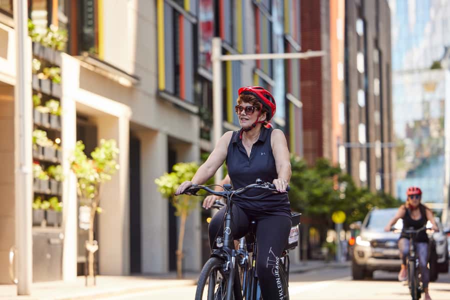 Sydney: Guided Harbour E-Bike Tour - Crossing the Sydney Harbour Bridge by bike