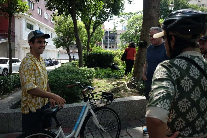 Taipei: 4-Hour Morning City Cycling Tour with Breakfast - Key points at a glance