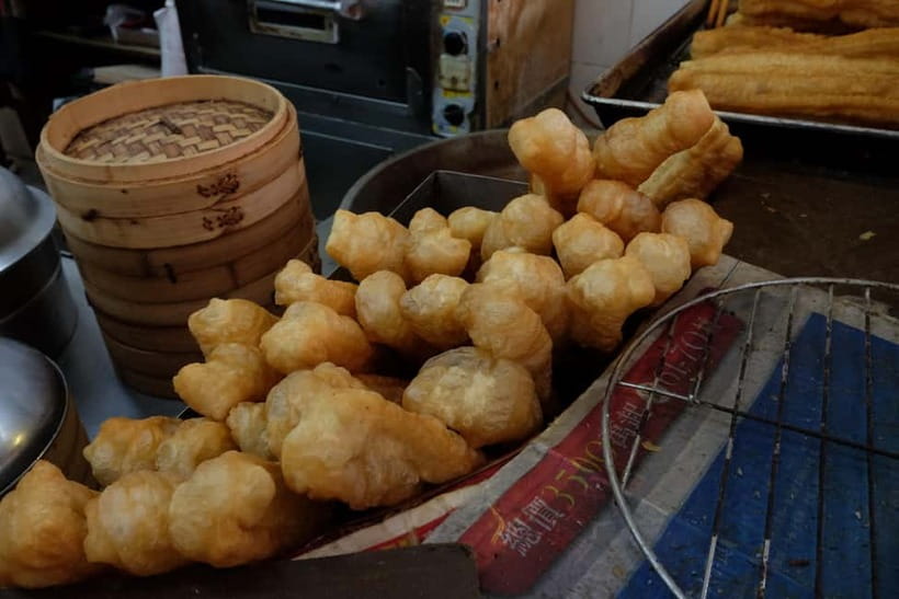 Taipei: 4-Hour Morning City Cycling Tour with Breakfast - Longshan Temple and Taipei’s spiritual side