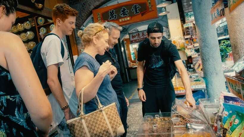 Taipei: 4-Hour Morning City Cycling Tour with Breakfast - Dihua Historical Street and Xiahai Temple