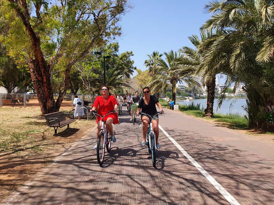 Tel Aviv 3-Hour Easy Bike Tour - Rothschild Boulevard and Bauhaus Tel Aviv