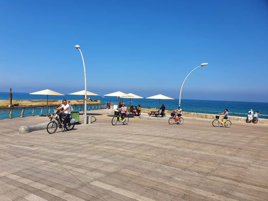 Tel Aviv 3-Hour Easy Bike Tour - The guide makes the difference