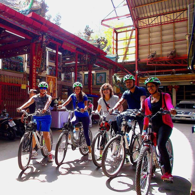 Thai culture and Bangkok local life guided bike tour - Starting in Talat Noi, where Bangkok feels close to the ground