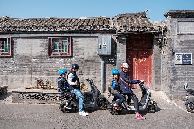 The Hutong Experience by Bike - Sampling street food from local vendors