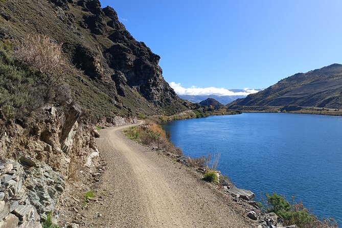 The Ultimate Lake Dunstan Bike Hire And Boat Experience - The ride from Cromwell toward Clyde