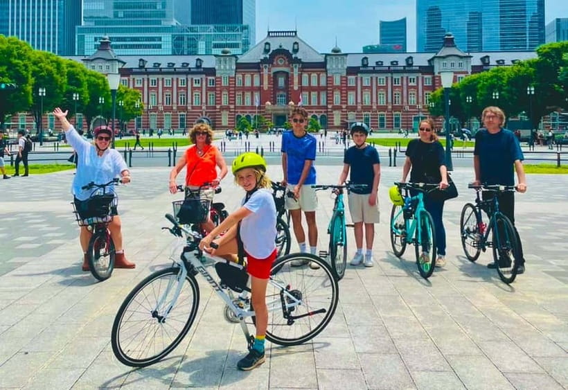Tokyo: 3-Hour Bike or E-Bike City Highlights Tour - Akasaka, the National Stadium, and less familiar Tokyo