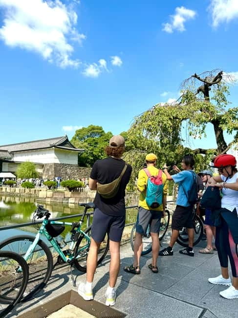 Tokyo: 3-Hour Bike or E-Bike City Highlights Tour - Safety, traffic, and group size