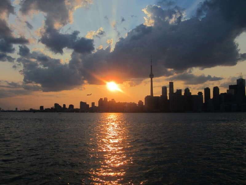 Toronto Islands: Morning or Twilight 3.5-Hour Bike Tour - Riding through the car-free island neighborhoods