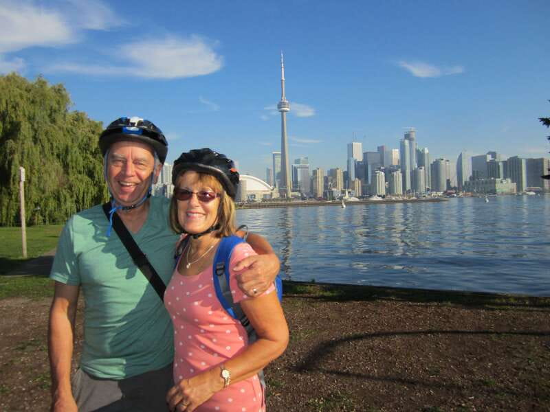 Toronto Islands: Morning or Twilight 3.5-Hour Bike Tour - Beaches, parks, cottages, and the Royal Canadian Yacht Club