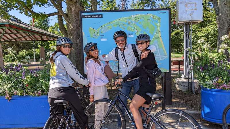 Toronto Islands: Morning or Twilight 3.5-Hour Bike Tour - Meeting the guide and getting on the road