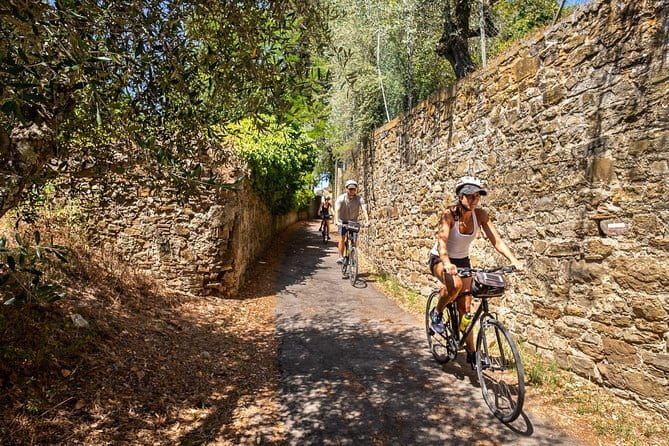 Tuscany Bike Tour with Wine, Oil and Food in the Florentine Hills - From Oltrarno to the Porta Romana gate