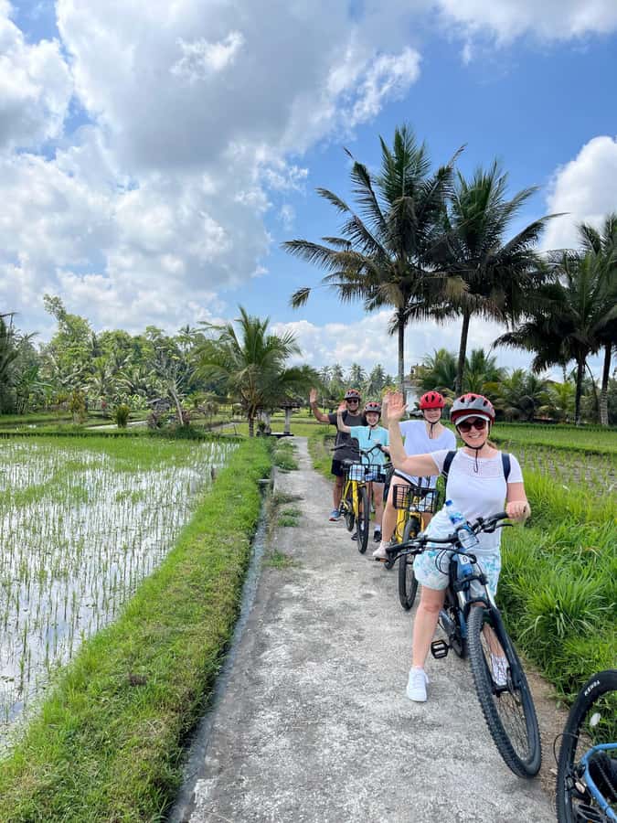 Ubud: E-Bike Tour with Rice Terrace and Village Visit - Coffee, tea, and optional extras