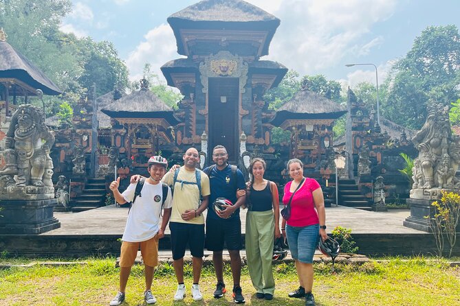 Ubud eBikes Tour to Tegallalang Rice Terrace - Riding through Petulu and the village lanes