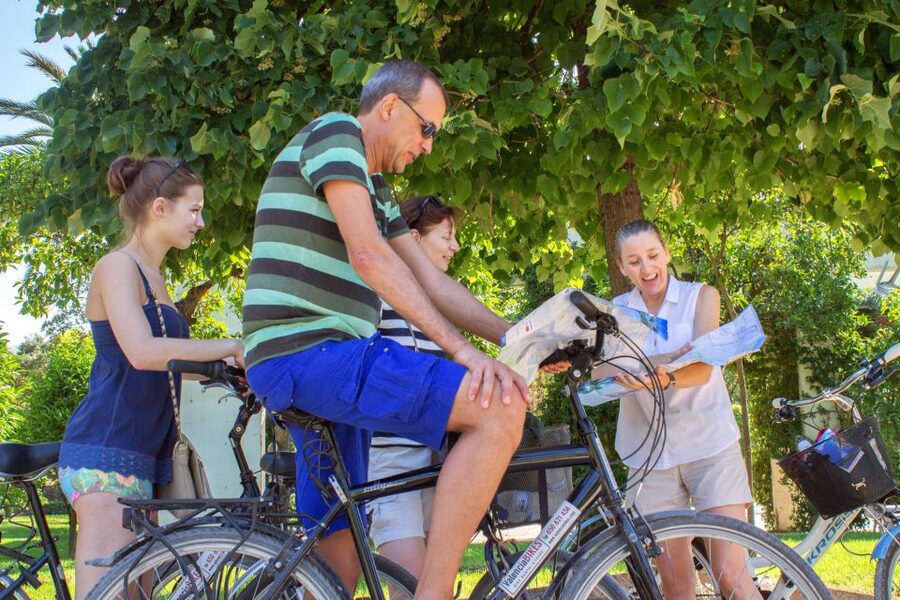 Valencia Bike Tour - Guides and the value of the commentary