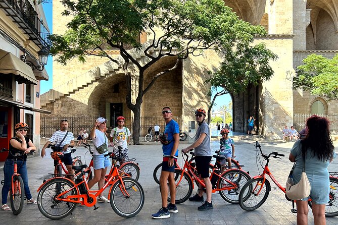 Valencia City Highlights in Guided Bike or E-Bike Tour - Turia Park changes the pace