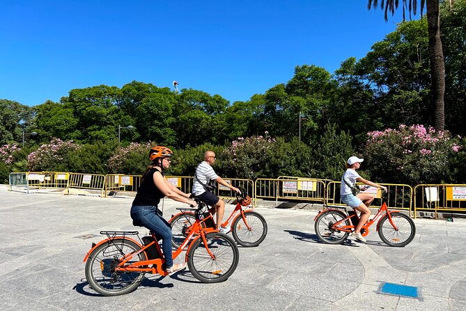 Valencia City Highlights in Guided Bike or E-Bike Tour - Returning through Porta de la Mar