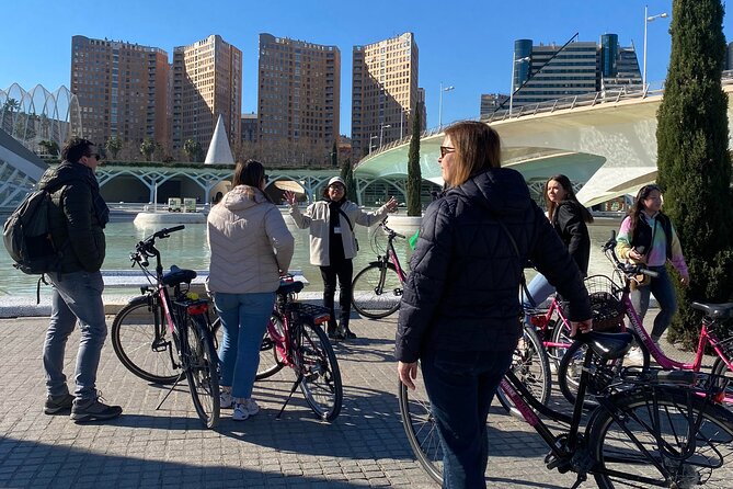 Valencia Highlights Bike Tour - L’Umbracle and the aquarium district