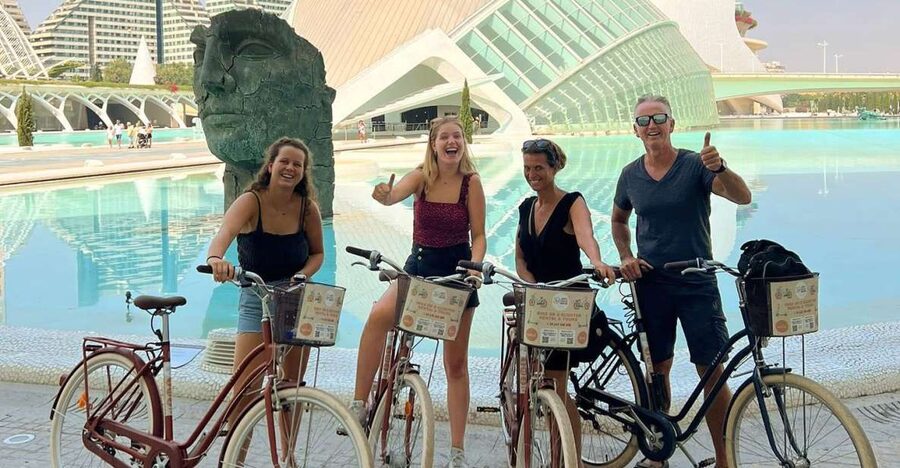 Valencia: Private City Tour on Bike,E-Bike&E-Scooter - Torres de Serranos and Valencia’s medieval entrance