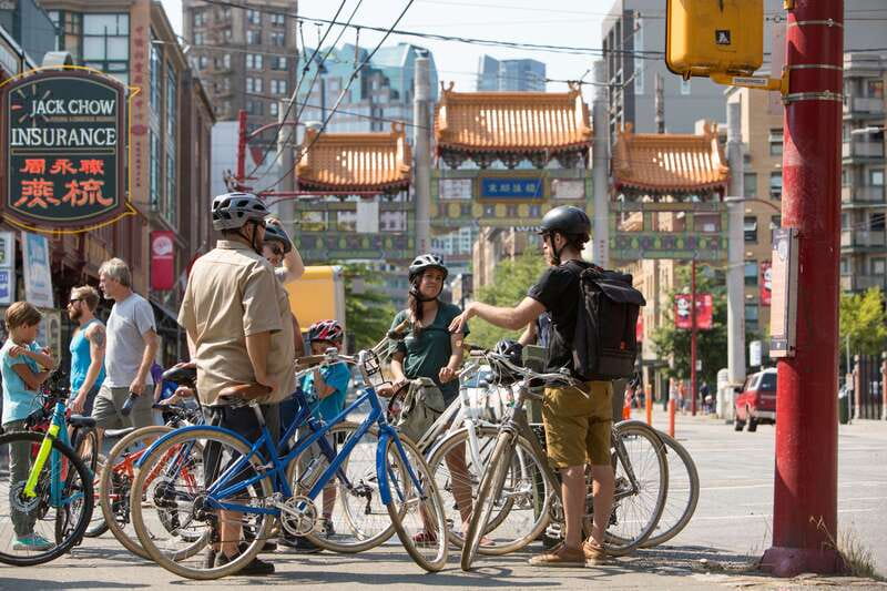 Vancouver: Guided Bike Tour - Coal Harbour and the ride back downtown