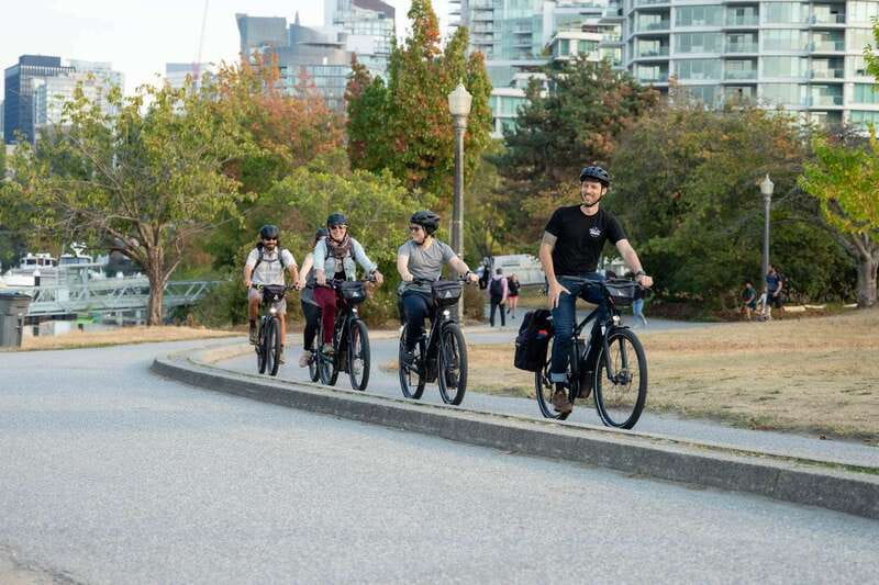 Vancouver: Guided Bike Tour - What the guide adds to the experience