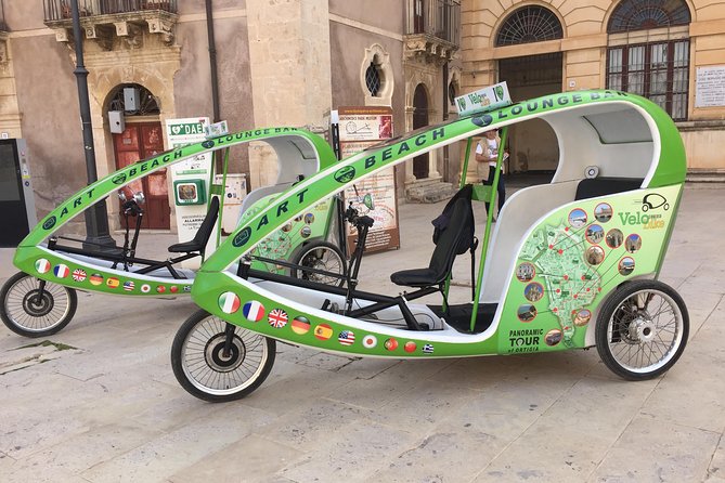Velobike tour ecologico guidato con soste per visitare i monument - The Duomo, Athena Temple, and Caravaggio