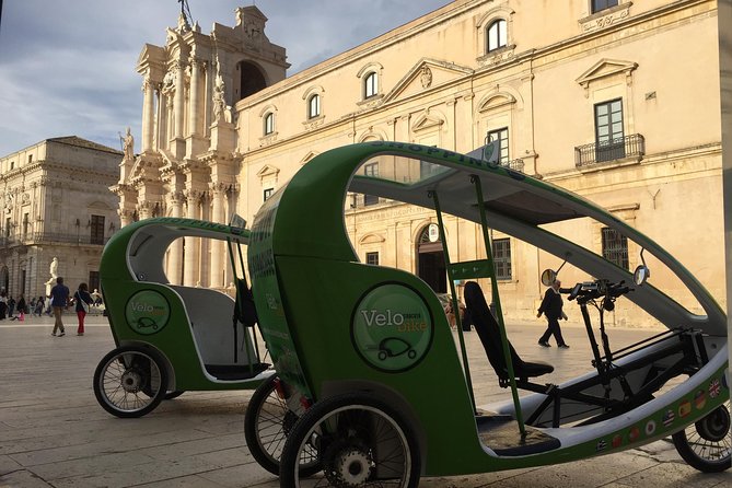Velobike tour ecologico guidato con soste per visitare i monument - The guide makes the difference
